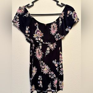 Old Navy off the shoulder blouse floral